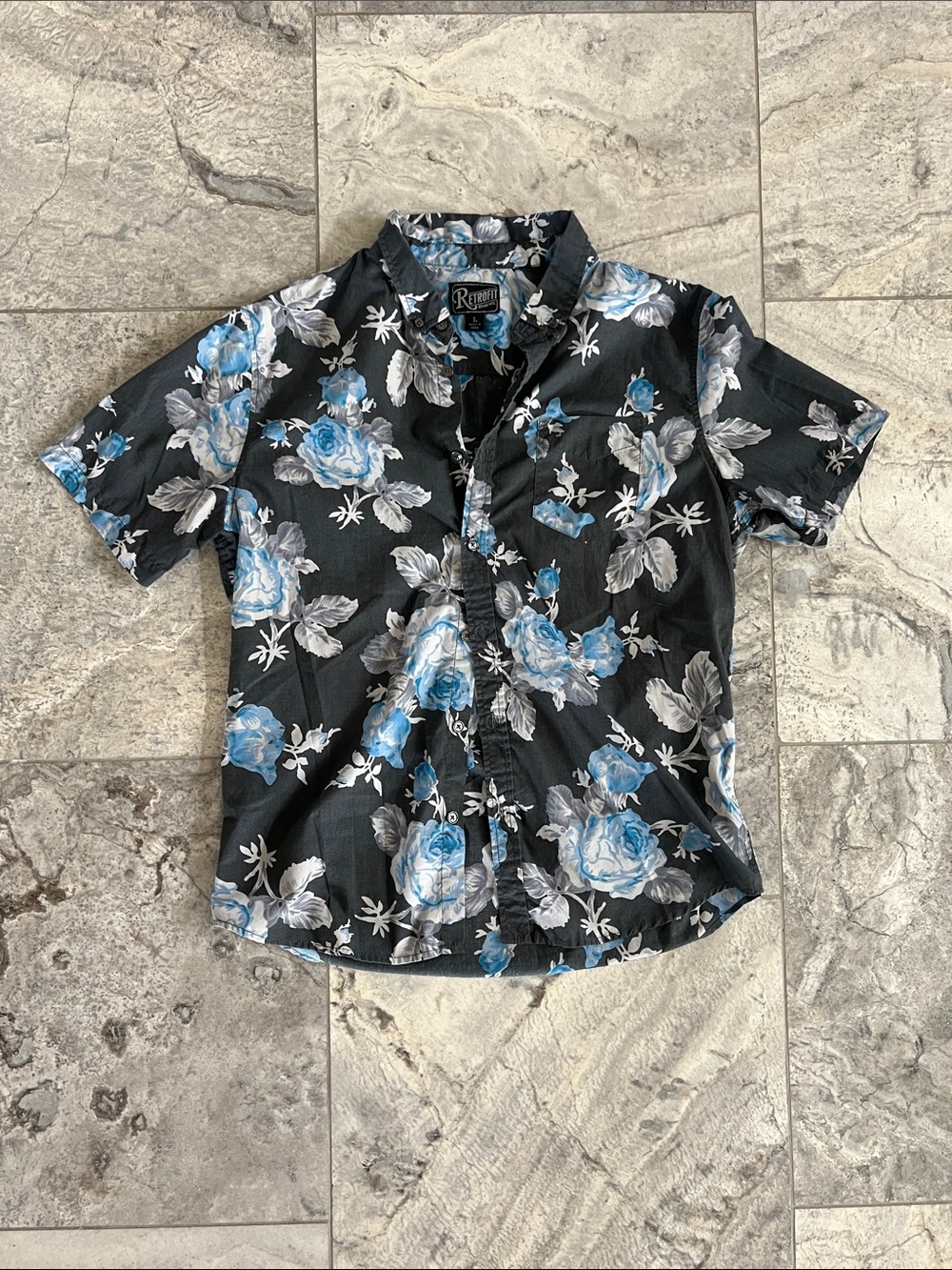 Retrofit Black Short-Sleeve Button-Down Shirt with Blue and Gray Floral Print